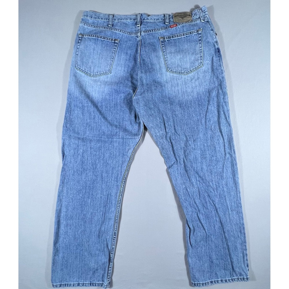Wrangler Premium Quality Relaxed Fit Jeans Men's 42x30 Medium Wash Blue Denim - Picture 8 of 16
